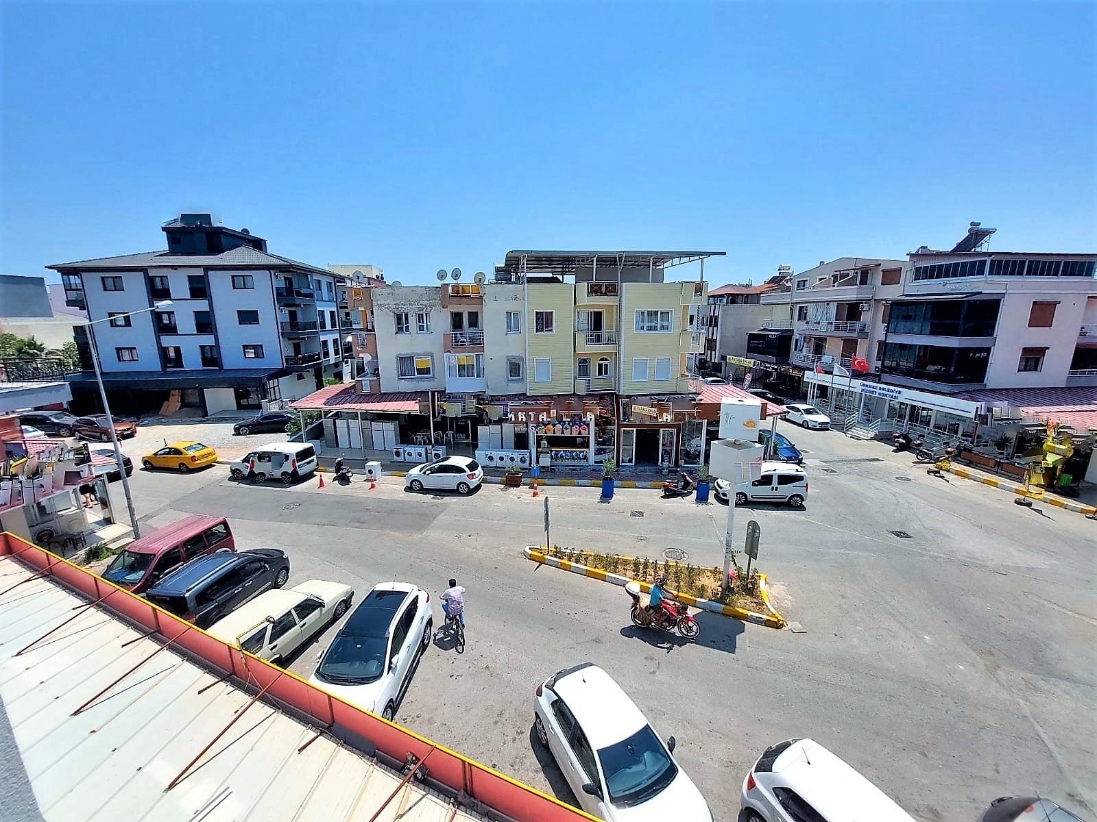 2+1 Wohnung Zum Verkauf Im Zentrum Von Seferihisar Ürkmez, Separate Küche