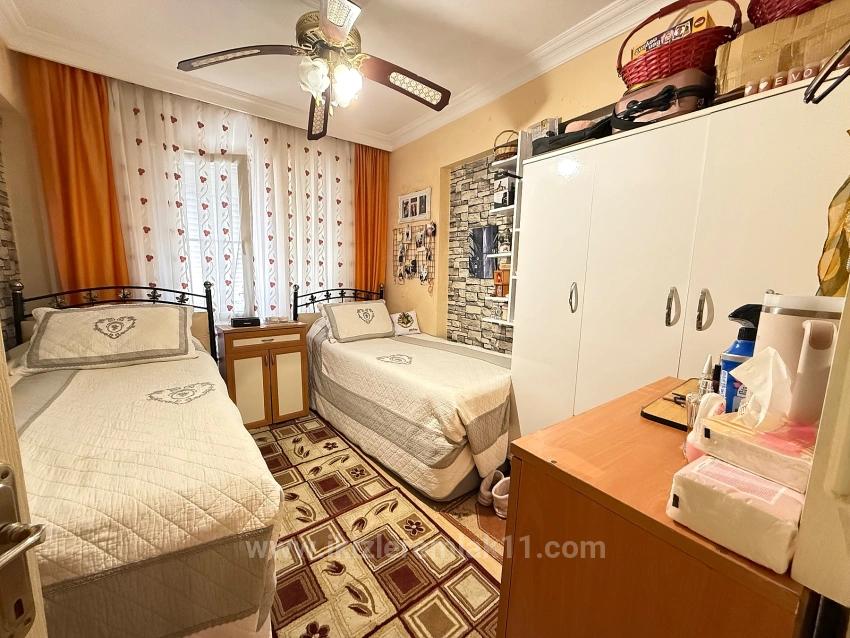 2+1 Wohnung Zum Verkauf Im Zentrum Von Seferihisar Ürkmez, 80 M2, 200 M Vom Meer Entfernt.