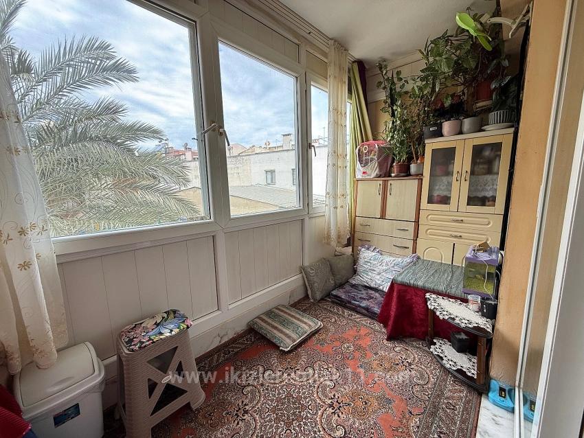 2+1 Wohnung Zum Verkauf Im Zentrum Von Seferihisar Ürkmez, 80 M2, 200 M Vom Meer Entfernt.