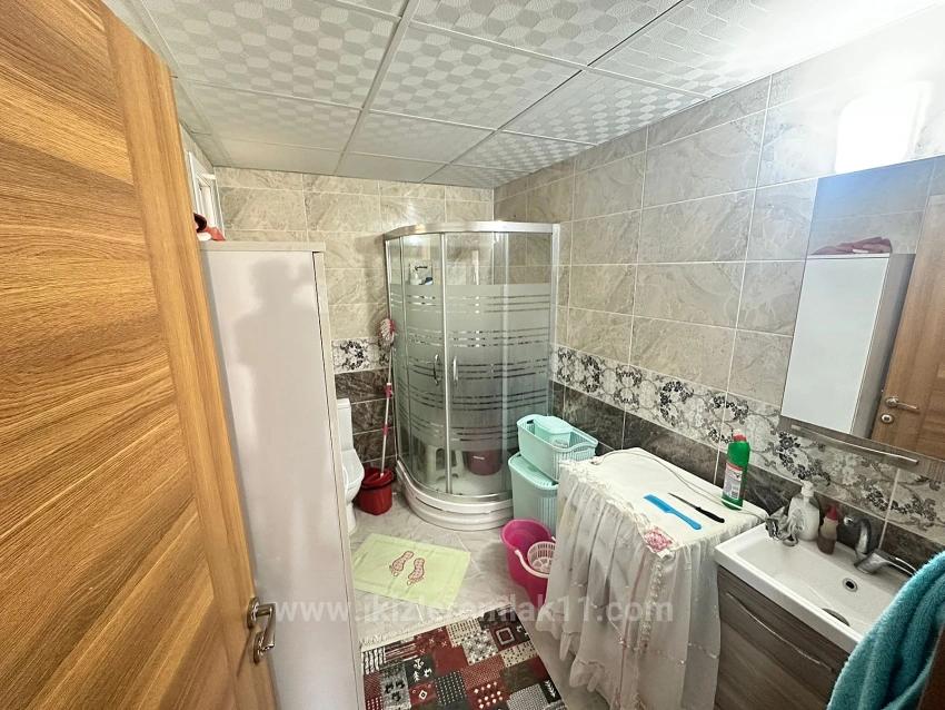 2+1 Wohnung Zum Verkauf Im Zentrum Von Seferihisar Ürkmez, 80 M2, 200 M Vom Meer Entfernt.