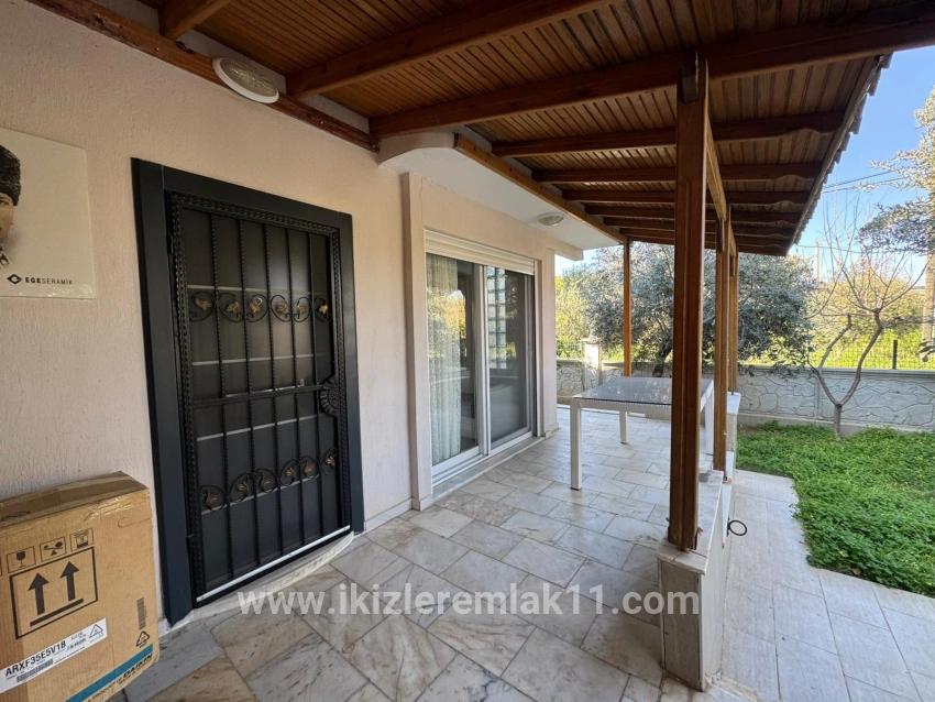 4+1-Zimmer Villa Zu verkaufen in Cumhuriyet Bz. Seferihisar Doğanbey - 165 m²