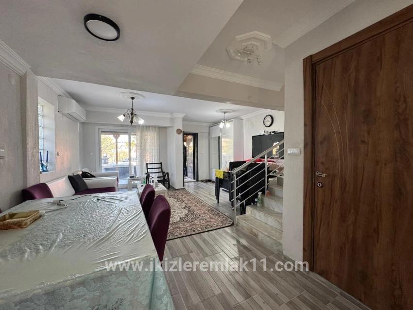 4+1-Zimmer Villa Zu verkaufen in Cumhuriyet Bz. Seferihisar Doğanbey - 165 m²