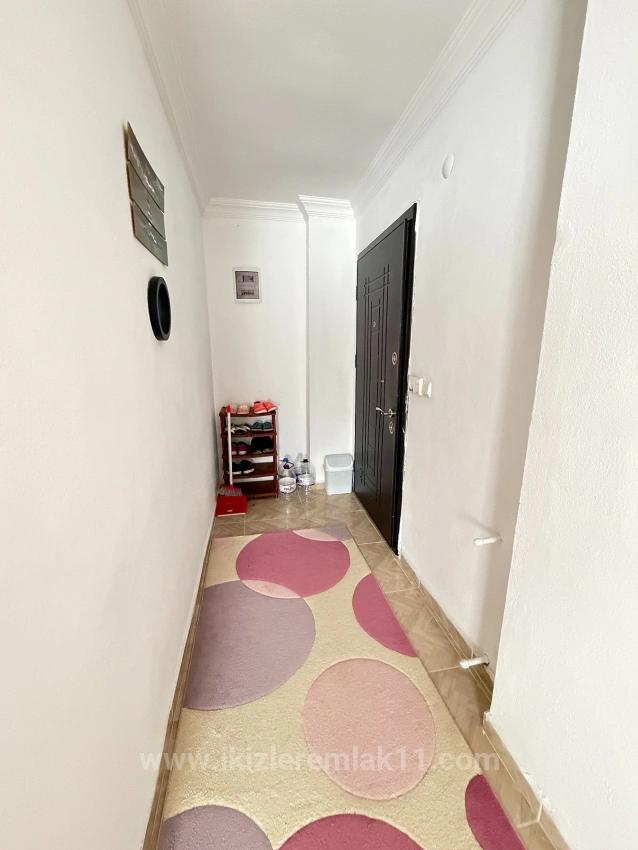 Großzügige 2+1-Zimmer-Wohnung Im Mittleren Stockwerk Im Zentrum Von Ürkmez, Seferihisar, Zu Verkaufen