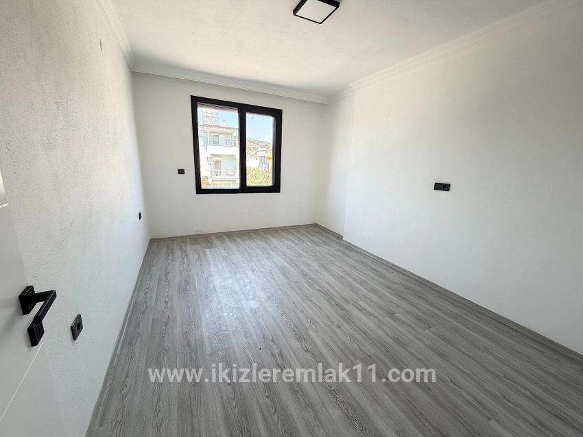 3+1-Zimmer Villa Zu verkaufen in Cumhuriyet Bz. Seferihisar Doğanbey - 220 m²
