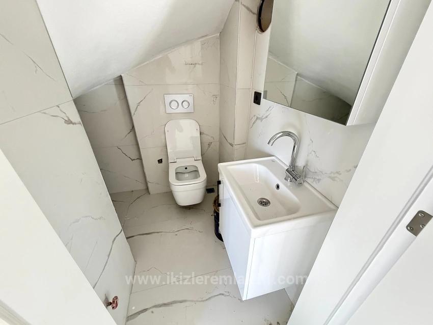 Brandneue 3+1-Zimmer-Villa Mit Großzügigem Garten In Meeresnähe In Doğanbey, Seferihisar Zu Verkaufen