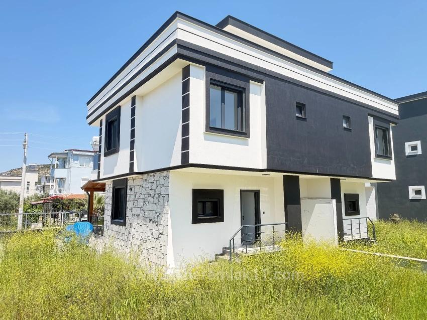Brandneue 3+1-Zimmer-Villa Mit Großzügigem Garten In Meeresnähe In Doğanbey, Seferihisar Zu Verkaufen