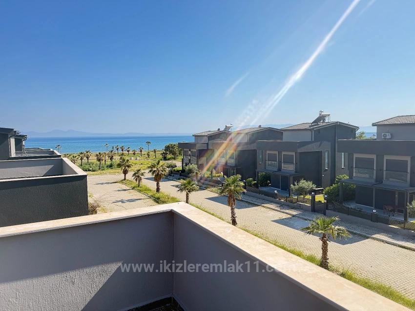 3+1-Zimmer Villa Zu Verkaufen in Cumhuriyet Bz. Seferihisar Doğanbey - 160 m²