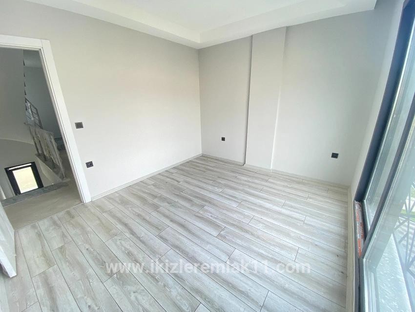 2+1-Zimmer Villa Zu verkaufen in Cumhuriyet Bz. Seferihisar Doğanbey - 150 m²