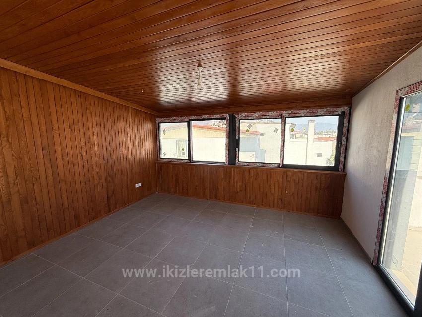 Brandneue 3+1-Villa Zum Verkauf Im Seferihisar Doğanbey Center.