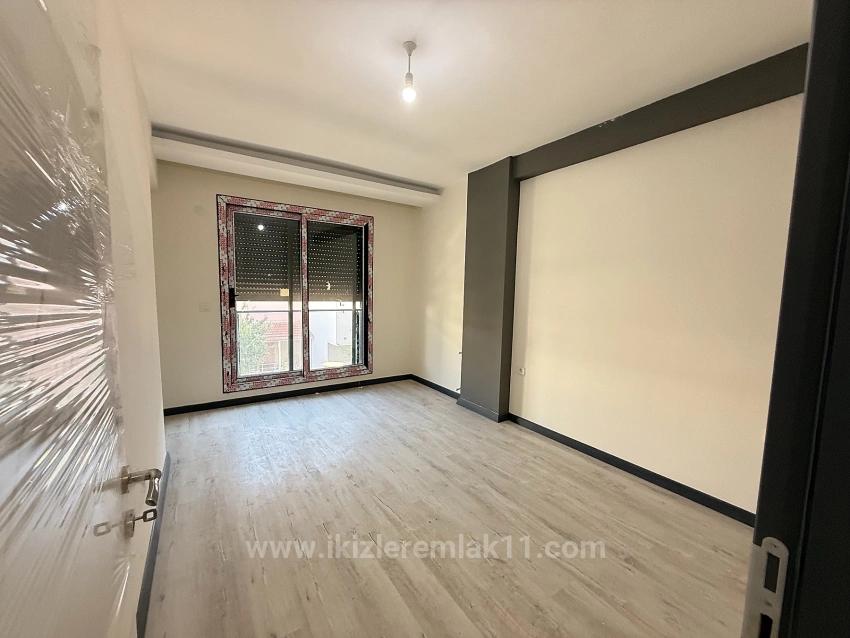 Brandneue 3+1-Villa Zum Verkauf Im Seferihisar Doğanbey Center.