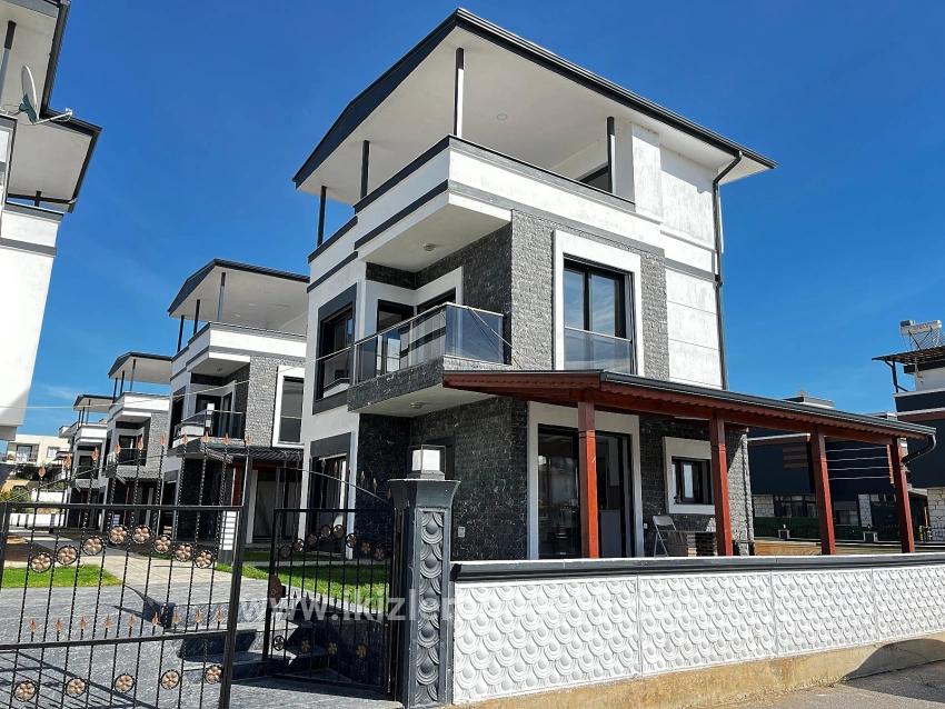 3+1-Zimmer Villa Zu verkaufen in Cumhuriyet Bz. Seferihisar Doğanbey - 180 m²