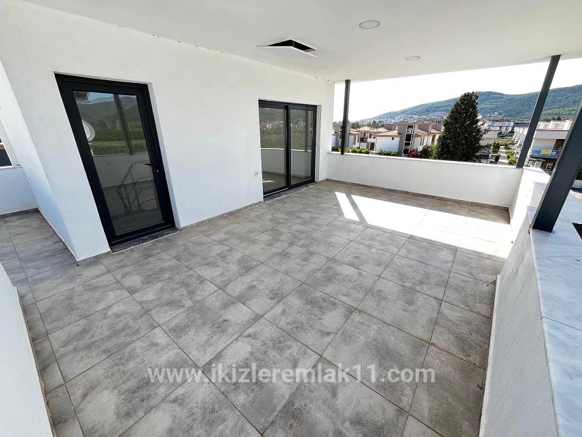 3+1-Zimmer Villa Zu verkaufen in Cumhuriyet Bz. Seferihisar Doğanbey - 180 m²