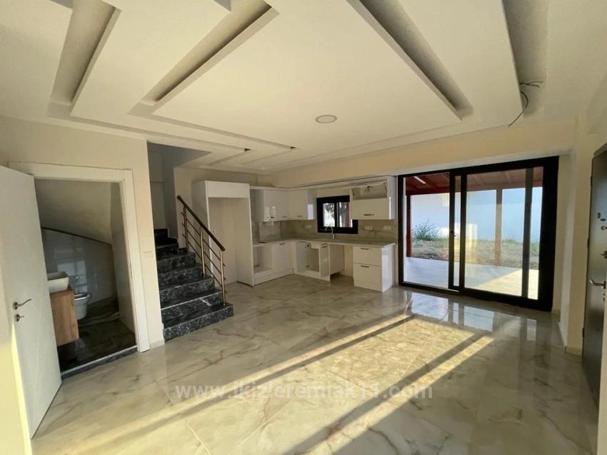 Brandneue Freistehende 3+1 Villa Mit Privatem Pool In Doğanbey, Seferihisar Zu Verkaufen.