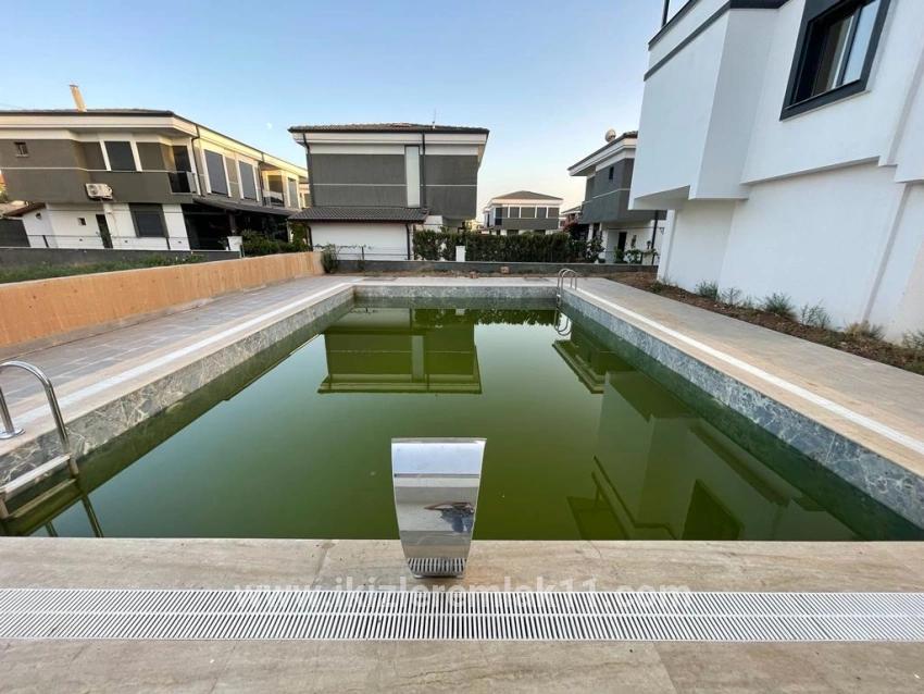 3+1-Zimmer Villa Zu verkaufen in Cumhuriyet Bz. Seferihisar Doğanbey - 180 m²