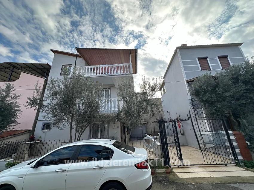 4+1-Zimmer Villa Zu verkaufen in Cumhuriyet Bz. Seferihisar Doğanbey - 170 m²