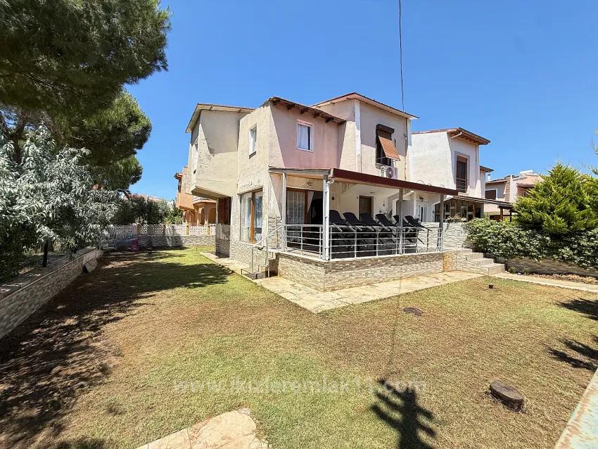 3+1-Zimmer Einfamilienhaus Zu Verkaufen in Cumhuriyet Bz. Seferihisar Doğanbey - 300 m²