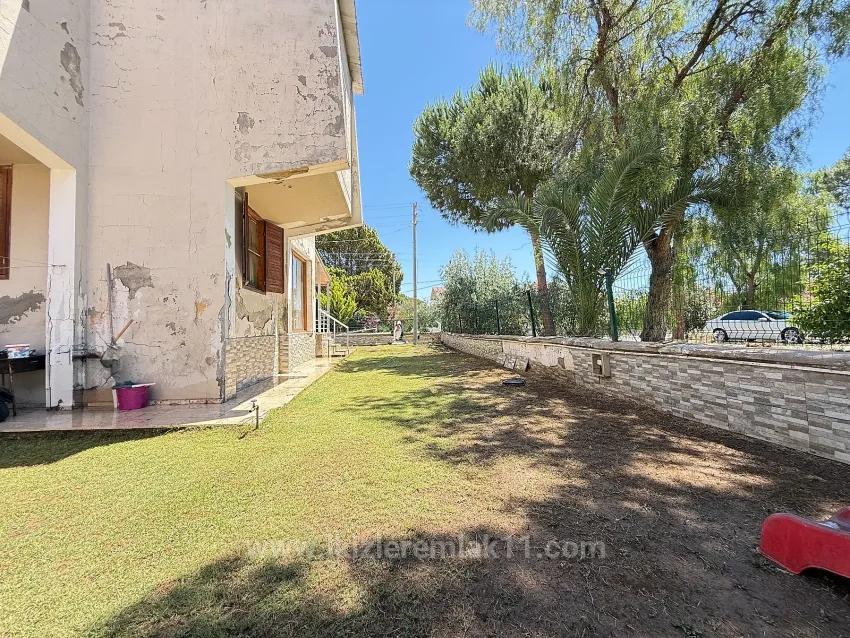 In Seferihisar Doğanbey Zu Verkaufen 3+1 Mit Meer 50M Gartenvilla