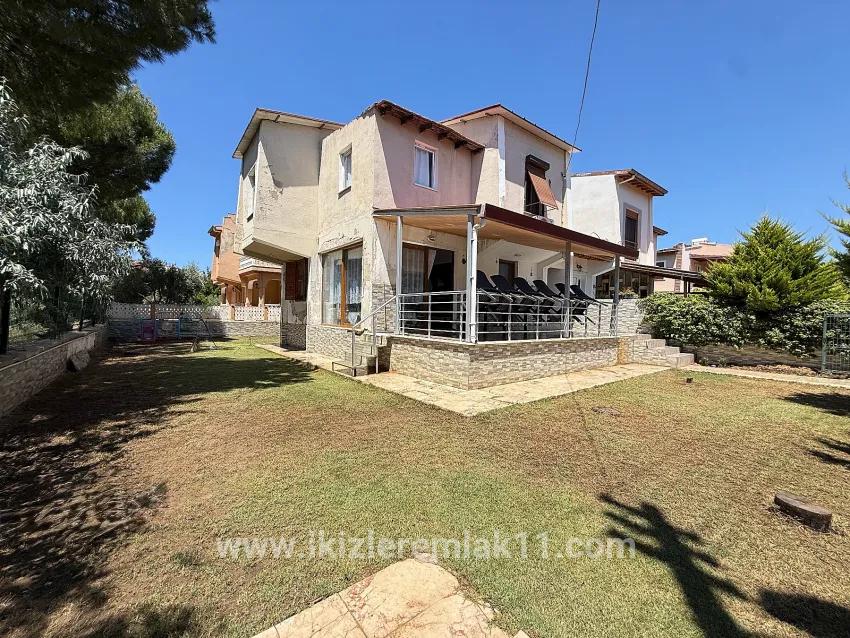3+1-Zimmer Einfamilienhaus Zu verkaufen in Cumhuriyet Bz. Seferihisar Doğanbey - 300 m²