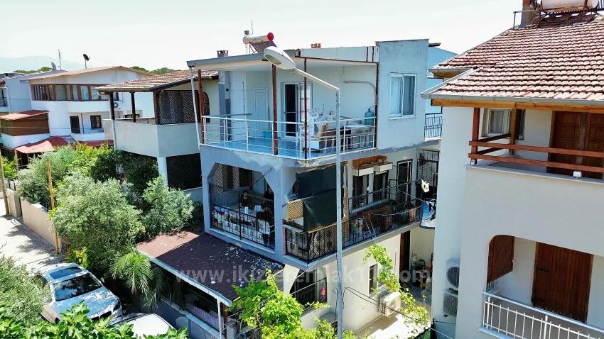 In Doğanbey Einem Zu-Verkauf-Stehenden Zwischen-Geschoss 2+1 Zur Meer-Seite 70 Metre² Wohnung