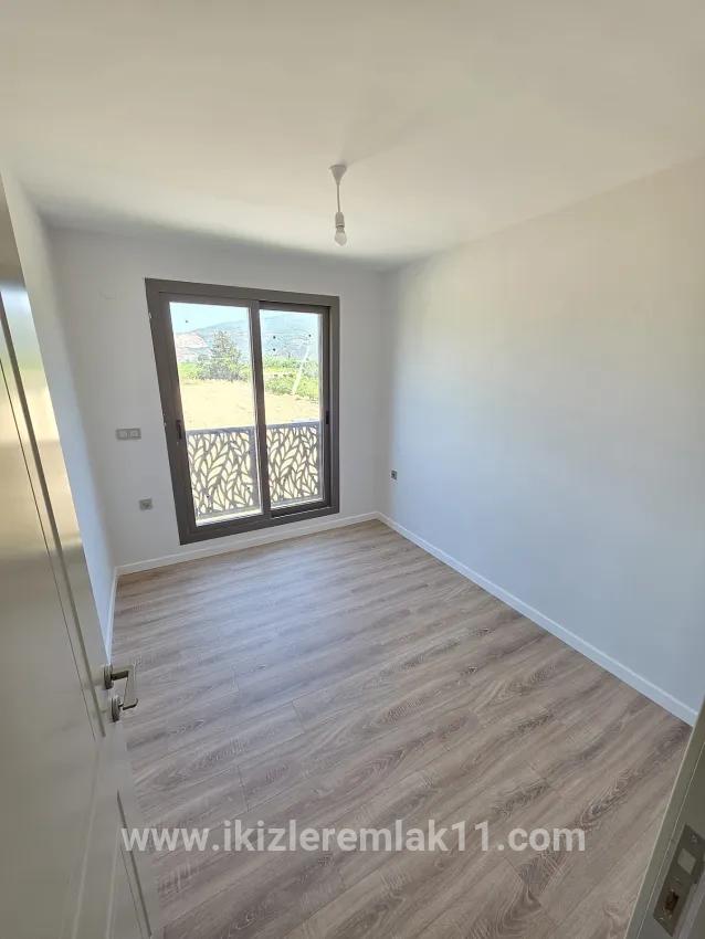 4+1-Zimmer Einfamilienhaus Zu verkaufen in Gümüldür İnönü Bz. Menderes Gümüldür - 160 m²