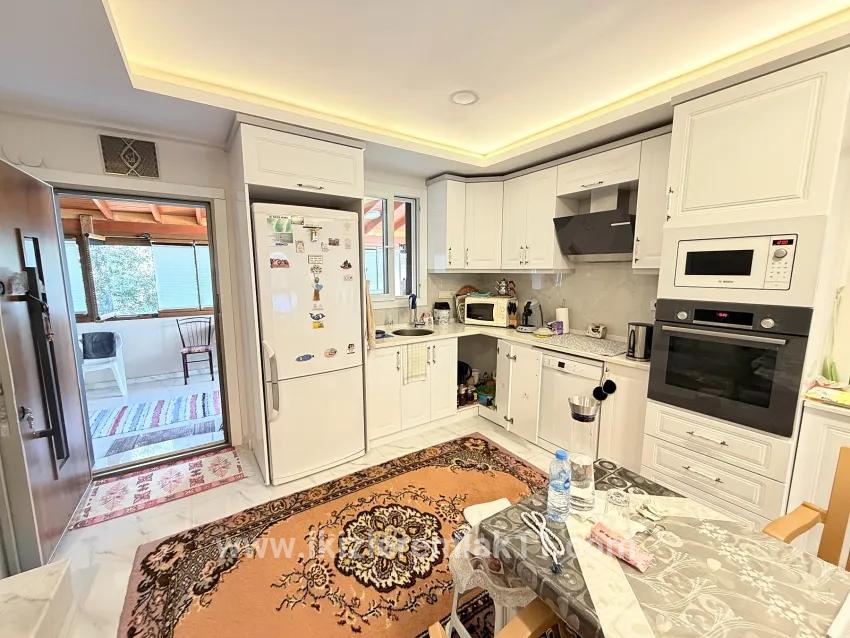 3+1-Zimmer Einfamilienhaus Zu verkaufen in Cumhuriyet Bz. Seferihisar Doğanbey - 180 m²