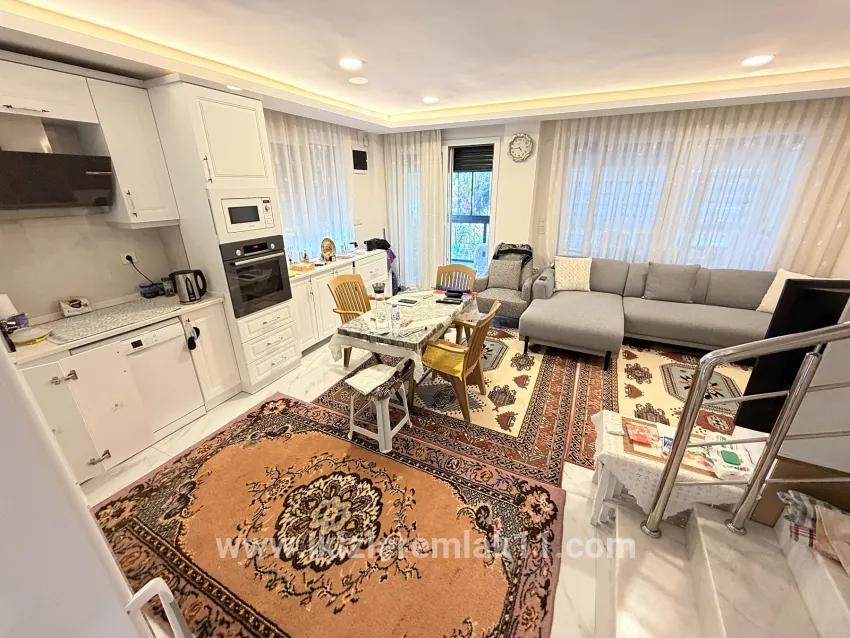 3+1-Zimmer Einfamilienhaus Zu verkaufen in Cumhuriyet Bz. Seferihisar Doğanbey - 180 m²