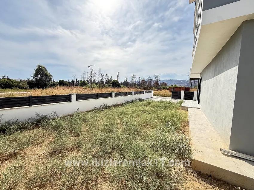 3+1-Zimmer Villa Zu verkaufen in Cumhuriyet Bz. Seferihisar Doğanbey - 180 m²