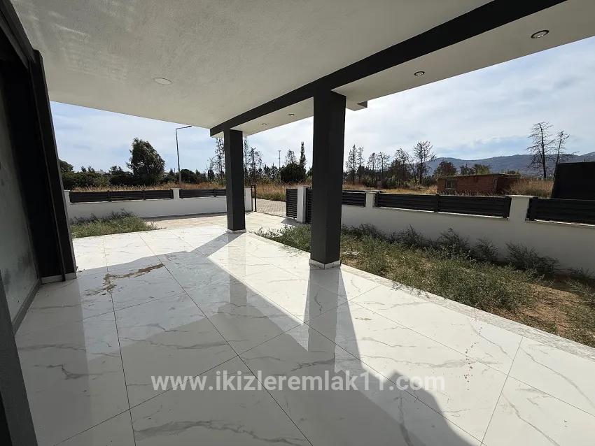 3+1-Zimmer Villa Zu verkaufen in Cumhuriyet Bz. Seferihisar Doğanbey - 180 m²