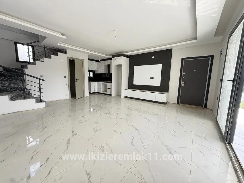 3+1-Zimmer Villa Zu verkaufen in Cumhuriyet Bz. Seferihisar Doğanbey - 180 m²