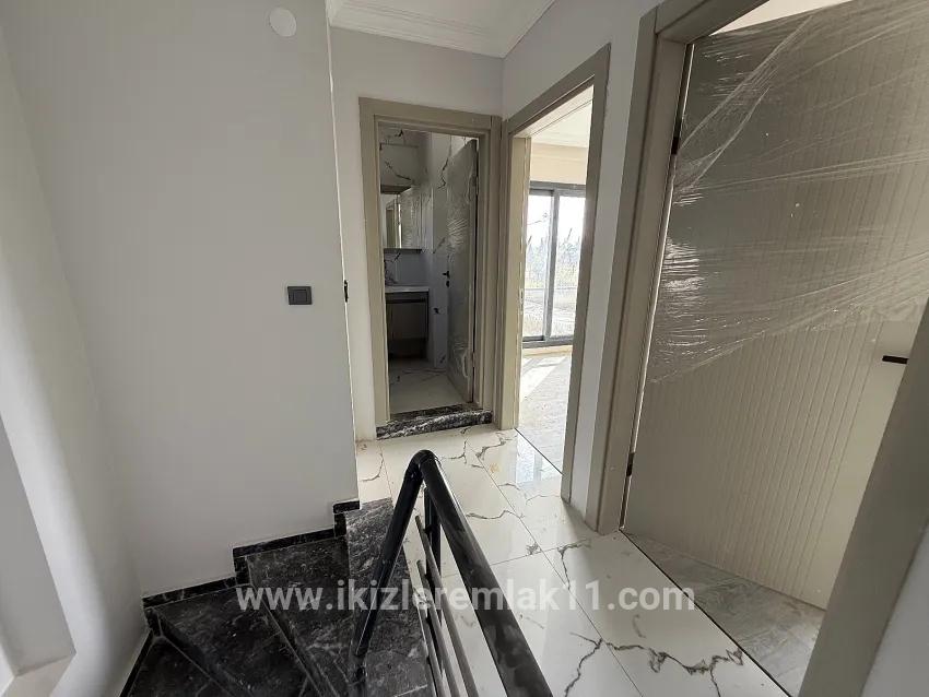 3+1-Zimmer Villa Zu verkaufen in Cumhuriyet Bz. Seferihisar Doğanbey - 180 m²