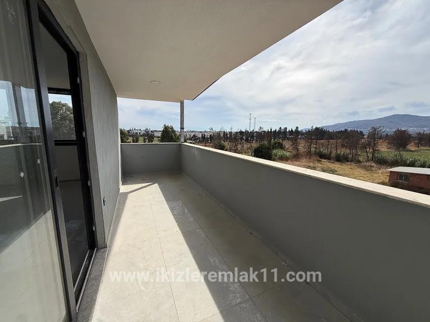 3+1-Zimmer Villa Zu verkaufen in Cumhuriyet Bz. Seferihisar Doğanbey - 180 m²