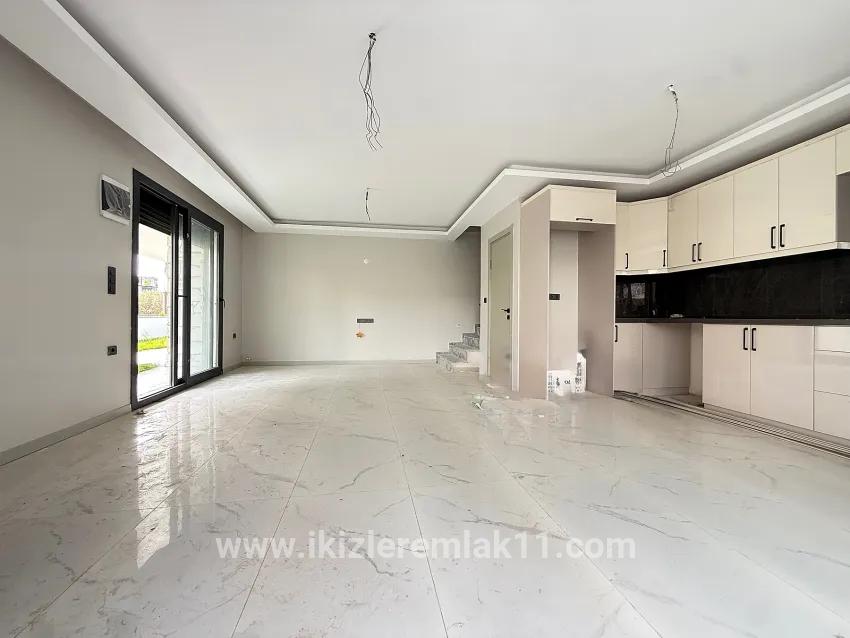 3+1-Zimmer Sommerhaus Zu verkaufen in Cumhuriyet Bz. Seferihisar Doğanbey - 180 m²