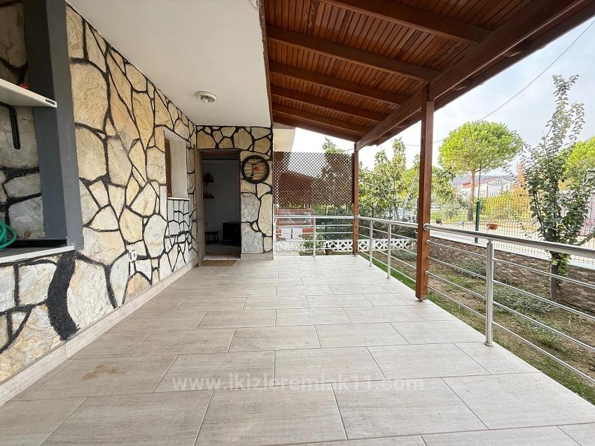 Dringender Verkauf 3+1 Villa Mit Großem Garten Im Zentrum Von Seferihisar Doğanbey