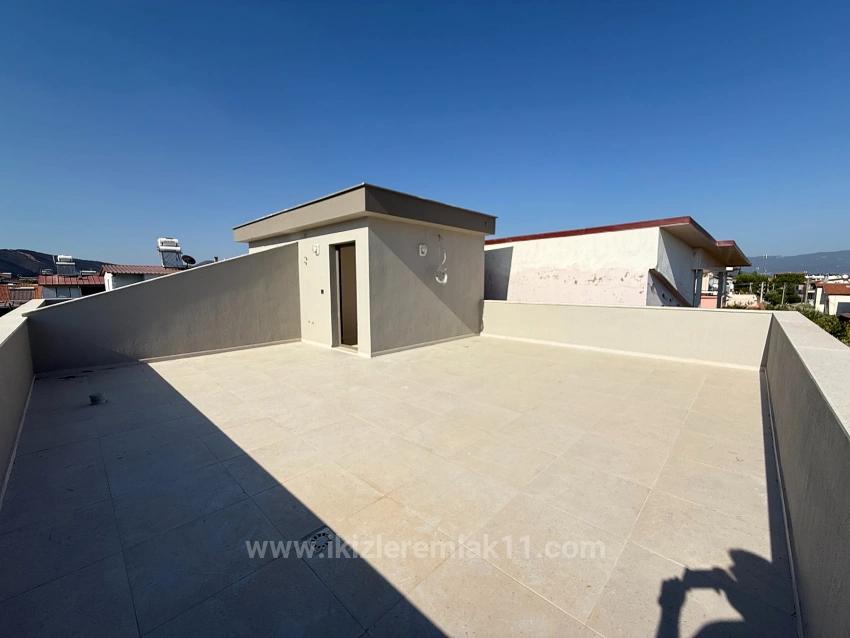 Brandneues Luxus-Sommerhaus Mit 3+1 Bädern In Seferihisar Doganbey Zu Verkaufen