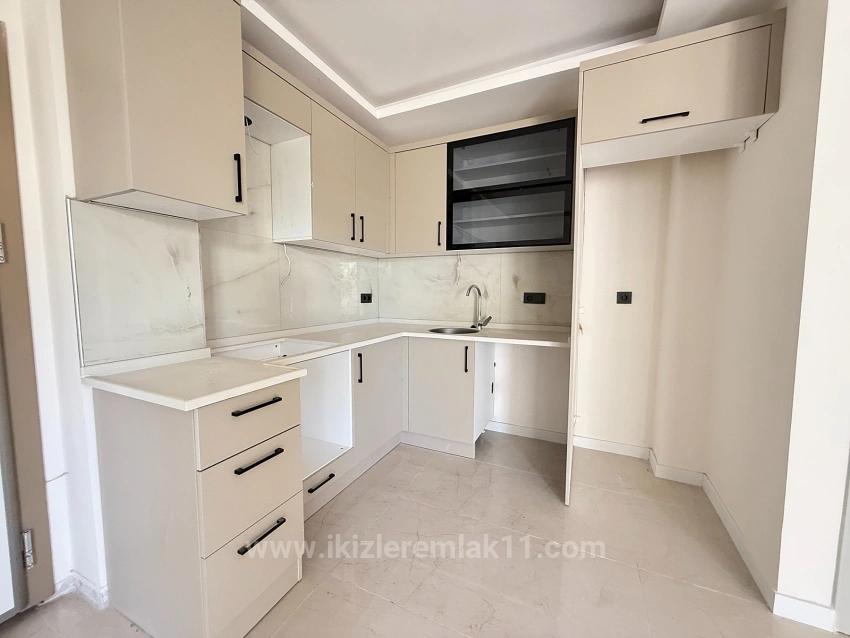 Brandneues Luxus-Sommerhaus Mit 3+1 Bädern In Seferihisar Doganbey Zu Verkaufen