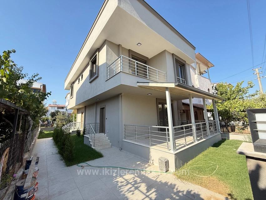 3+1-Zimmer Villa Zu Verkaufen in Cumhuriyet Bz. Seferihisar Doğanbey - 180 m²