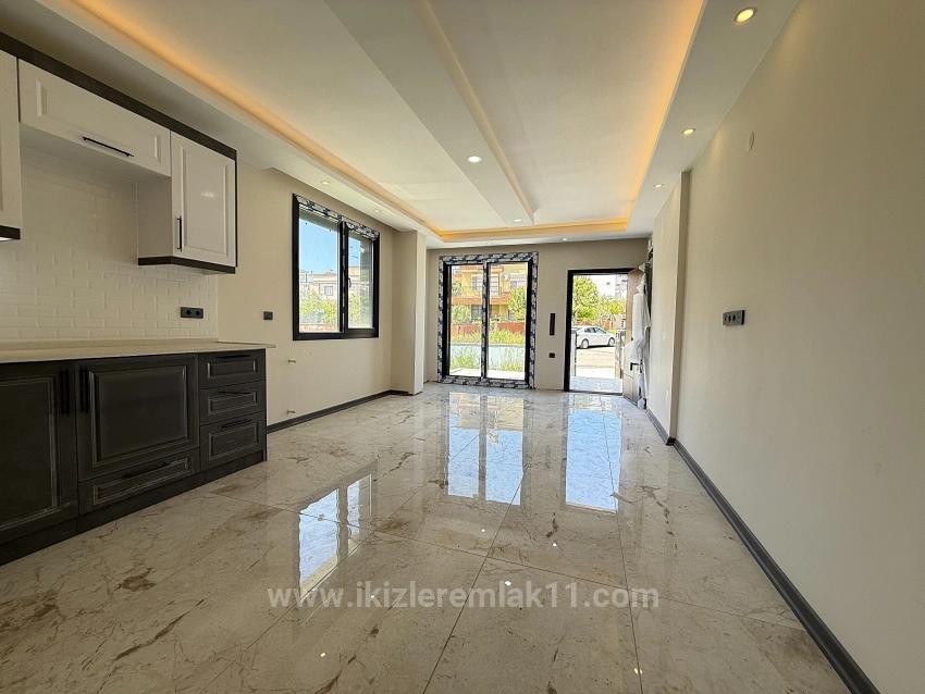 2+1-Maisonette-Sommerhaus Mit Großem Garten Und Meerblick In Seferihisar Doğanbey Zu Verkaufen