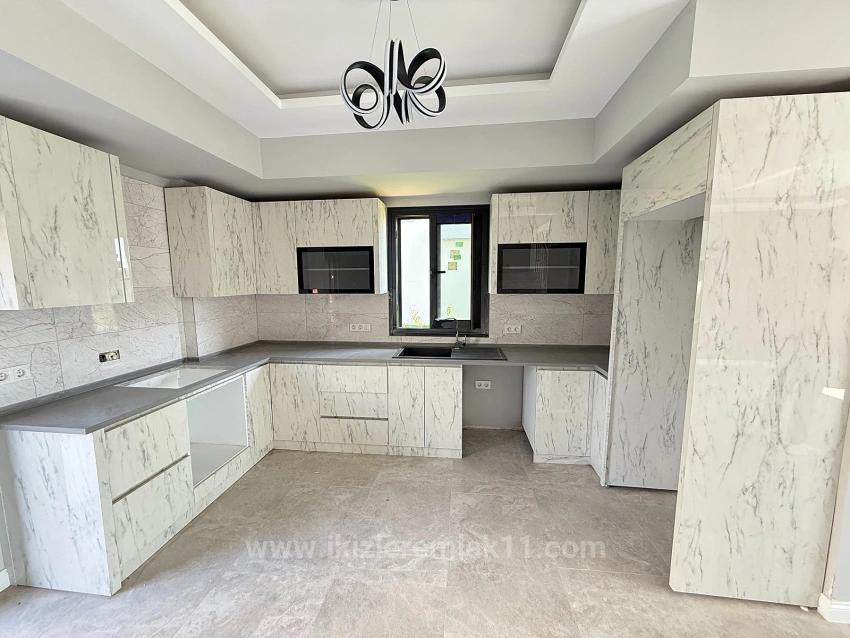 3+1 Duplex-Sommerhaus Mit Pool In Seferihisar Doğanbey