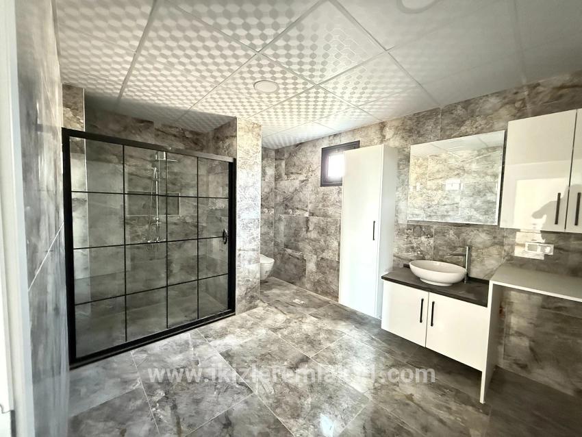 3+1-Zimmer Einfamilienhaus Zu verkaufen in Cumhuriyet Bz. Seferihisar Doğanbey - 170 m²