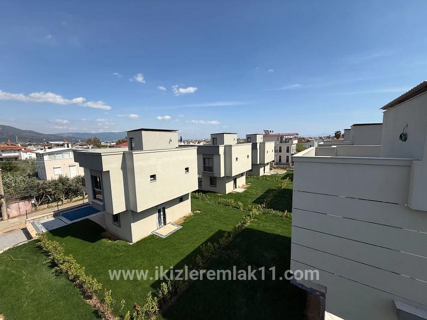 3+1-Zimmer Einfamilienhaus Zu verkaufen in Cumhuriyet Bz. Seferihisar Doğanbey - 170 m²