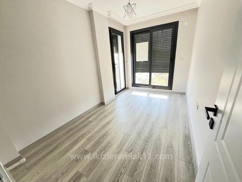 Brandneue, Freistehende 3+1-Zimmer-Villa Mit Großem Garten In Seferihisar Doğanbey Zu Verkaufen