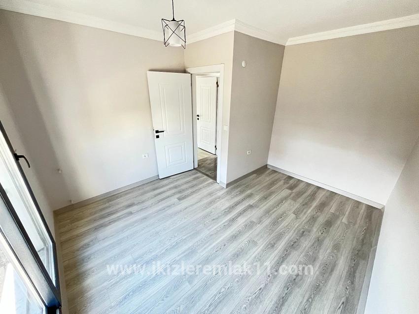 3+1-Zimmer Villa Zu verkaufen in Cumhuriyet Bz. Seferihisar Doğanbey - 180 m²