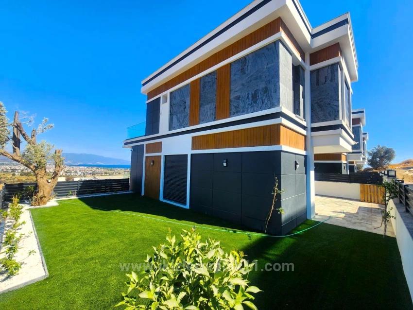 Freistehendes Einfamilienhaus In Seferihisar Doğanbey Mit Großem Garten Und Panoramablick Auf Das Meer Zu Verkaufen