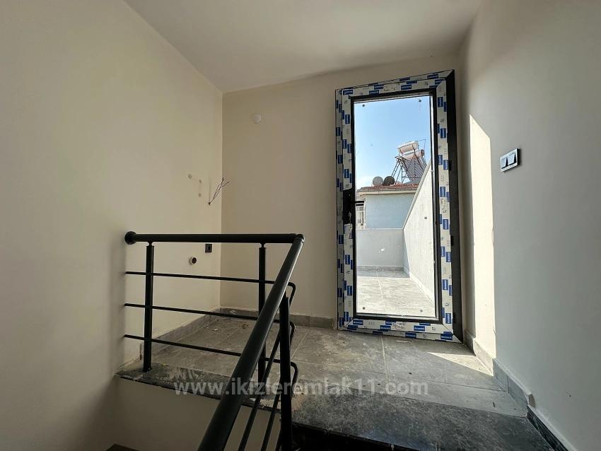 3+1 Maisonette-Villa Mit Neuem Garten Zum Verkauf Im Zentrum Von Seferihisar Ürkmez