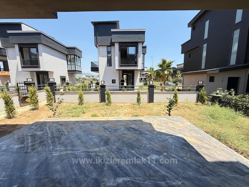 2 + 1 Villa Mit Freistehendem Garten Zum Verkauf In Seferihisar Doğanbey