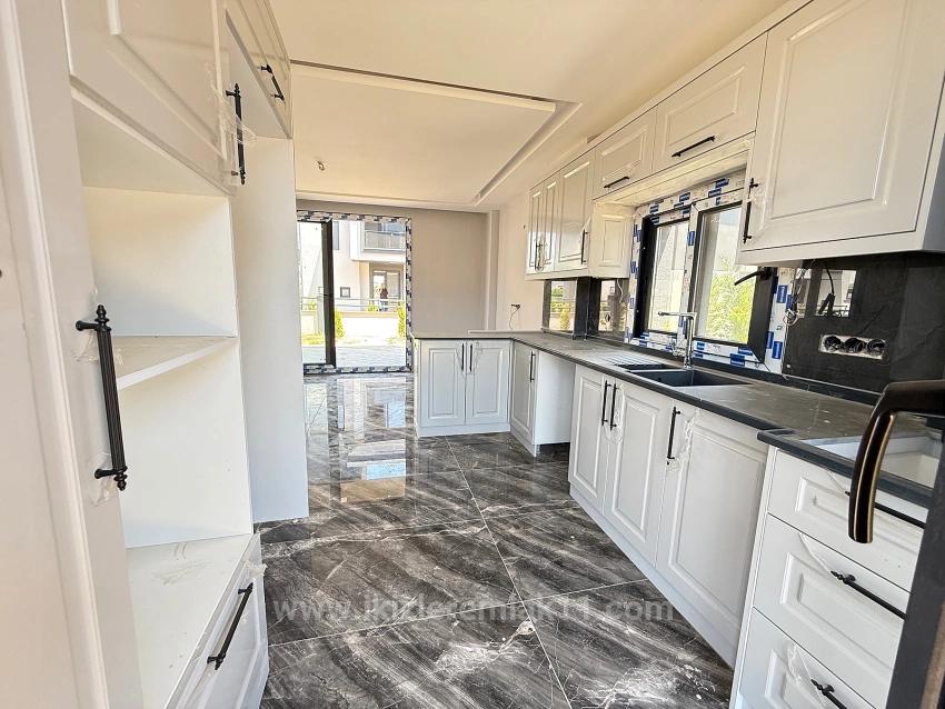 2 + 1 Villa Mit Freistehendem Garten Zum Verkauf In Seferihisar Doğanbey