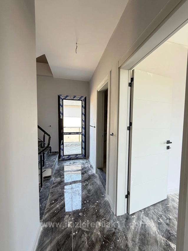 2+1-Zimmer Einfamilienhaus Zu verkaufen in Cumhuriyet Bz. Seferihisar Doğanbey - 190 m²