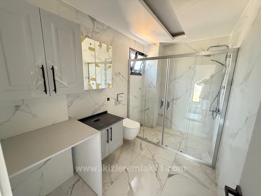 2+1-Zimmer Einfamilienhaus Zu verkaufen in Cumhuriyet Bz. Seferihisar Doğanbey - 190 m²