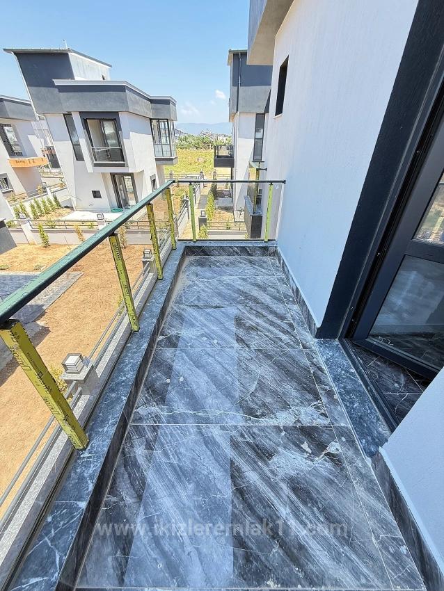 2 + 1 Villa Mit Freistehendem Garten Zum Verkauf In Seferihisar Doğanbey