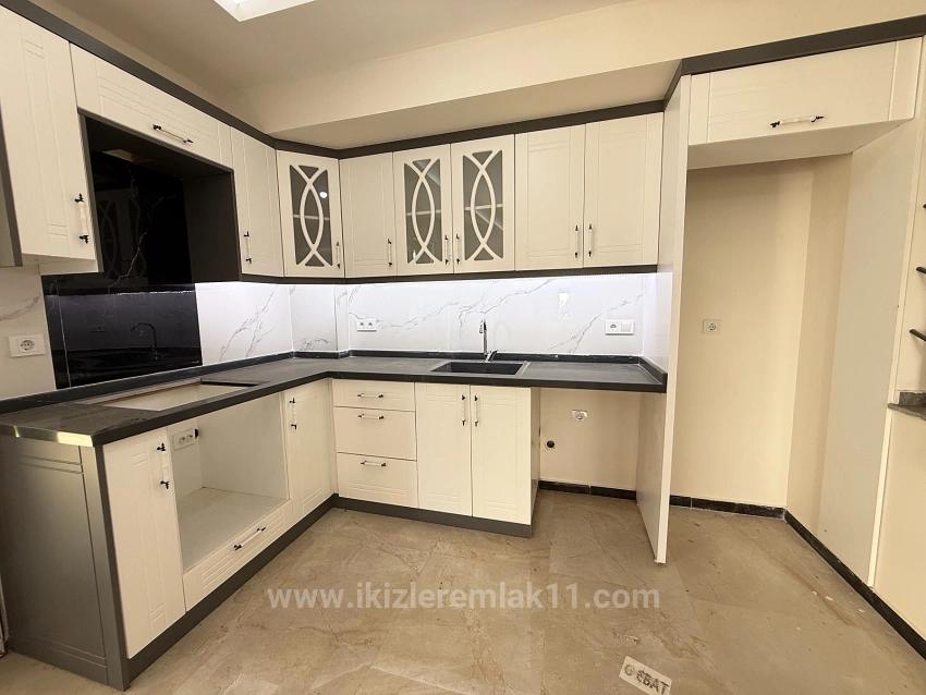 3+1 Villa Mit Brandneuem Garten In Seferihisar Doğanbey, In Meeresnähe, Zu Verkaufen